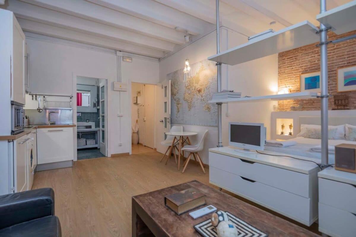 Exclusive 2 Bedroom Apartment In The City Center Barcelona Bagian luar foto