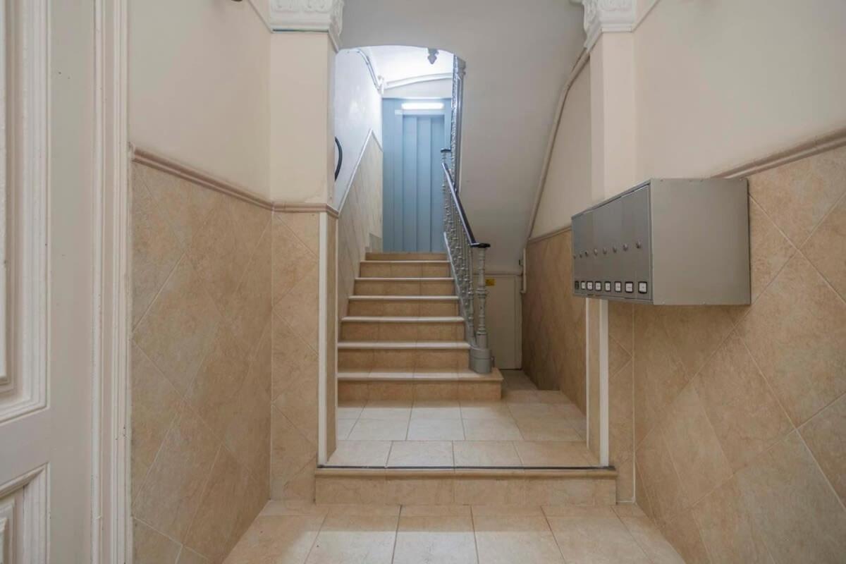 Exclusive 2 Bedroom Apartment In The City Center Barcelona Bagian luar foto