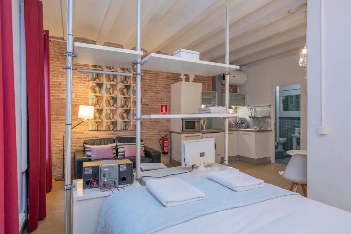 Exclusive 2 Bedroom Apartment In The City Center Barcelona Bagian luar foto