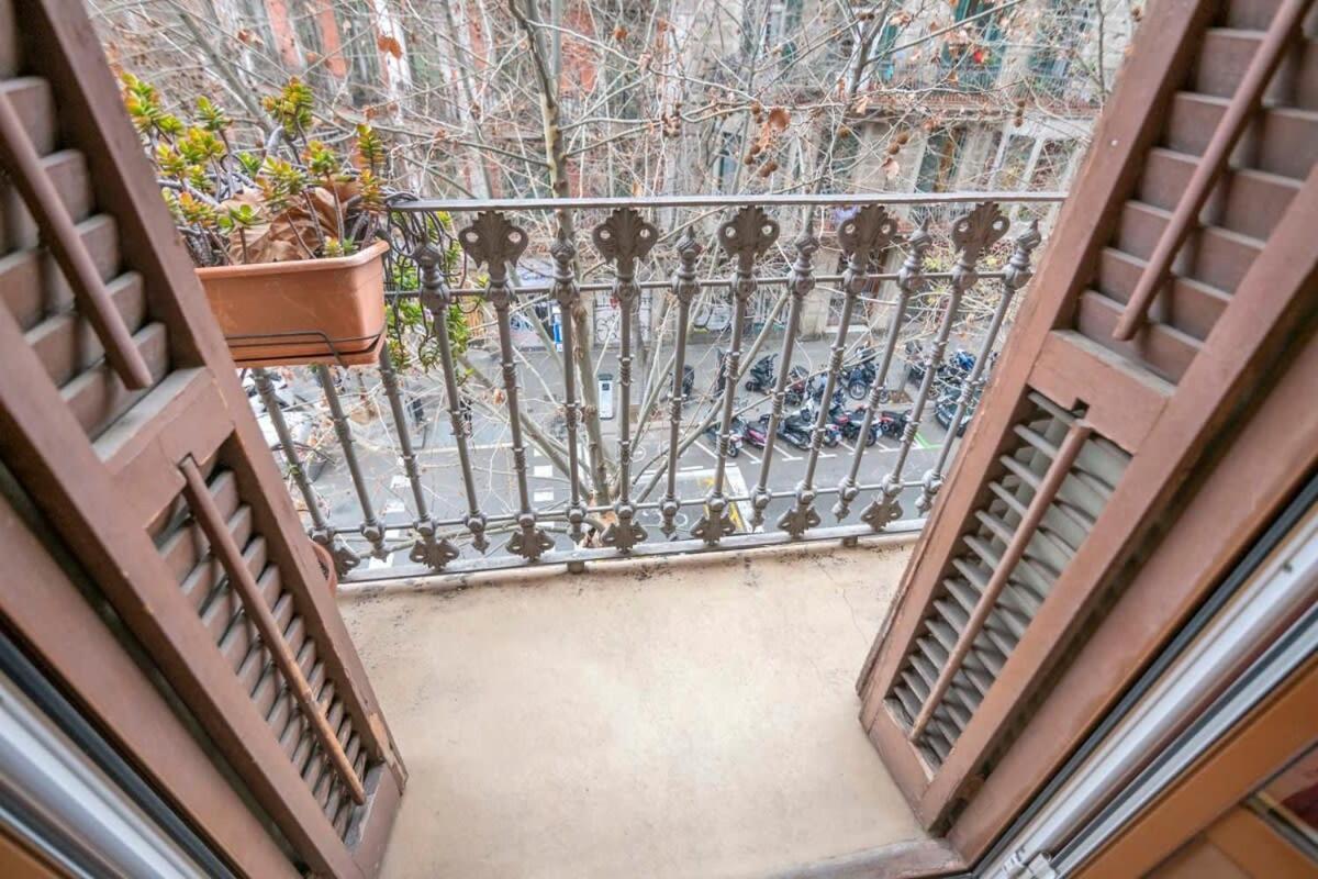 Exclusive 2 Bedroom Apartment In The City Center Barcelona Bagian luar foto