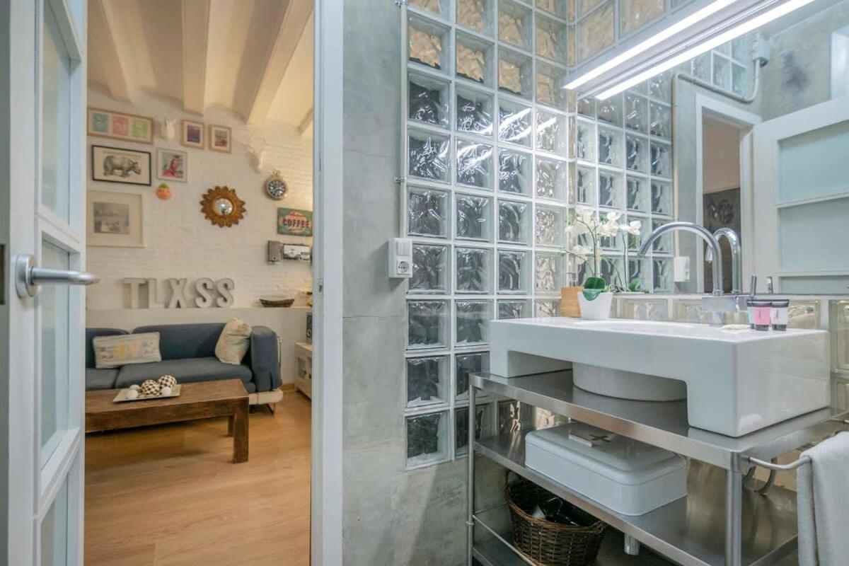 Exclusive 2 Bedroom Apartment In The City Center Barcelona Bagian luar foto